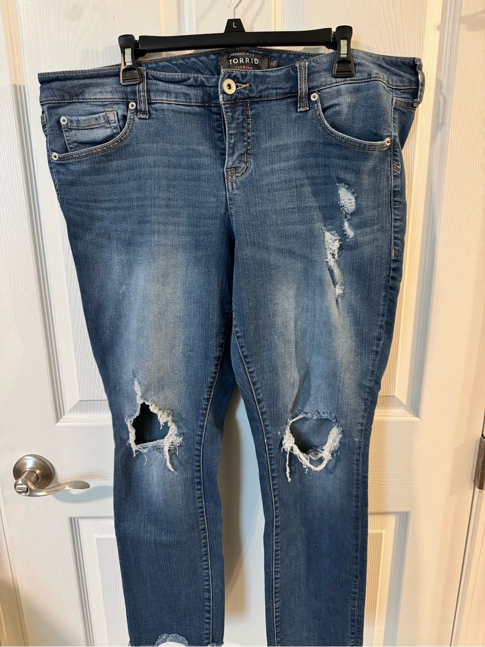torrid Women's Distressed Dark Blue Skinny Jeans